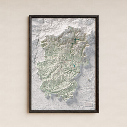 Mapa de relieve del Solsonès, con el territorio en color y el entorno en blanco. Presentación con marco. 70 × 100 cm. Estilo Cartográfico.