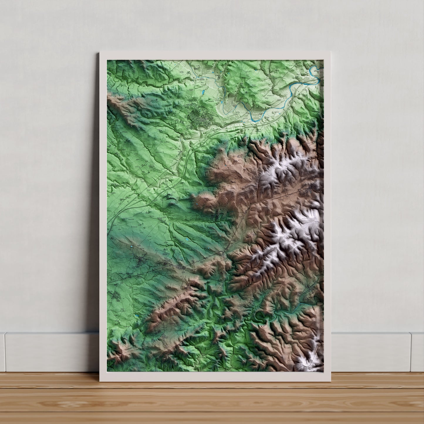 Mapa artístico del relieve de Subirats, al Alt Penedès, con 15 km de entorno y base topográfica ICGC. Presentación enmarcada.