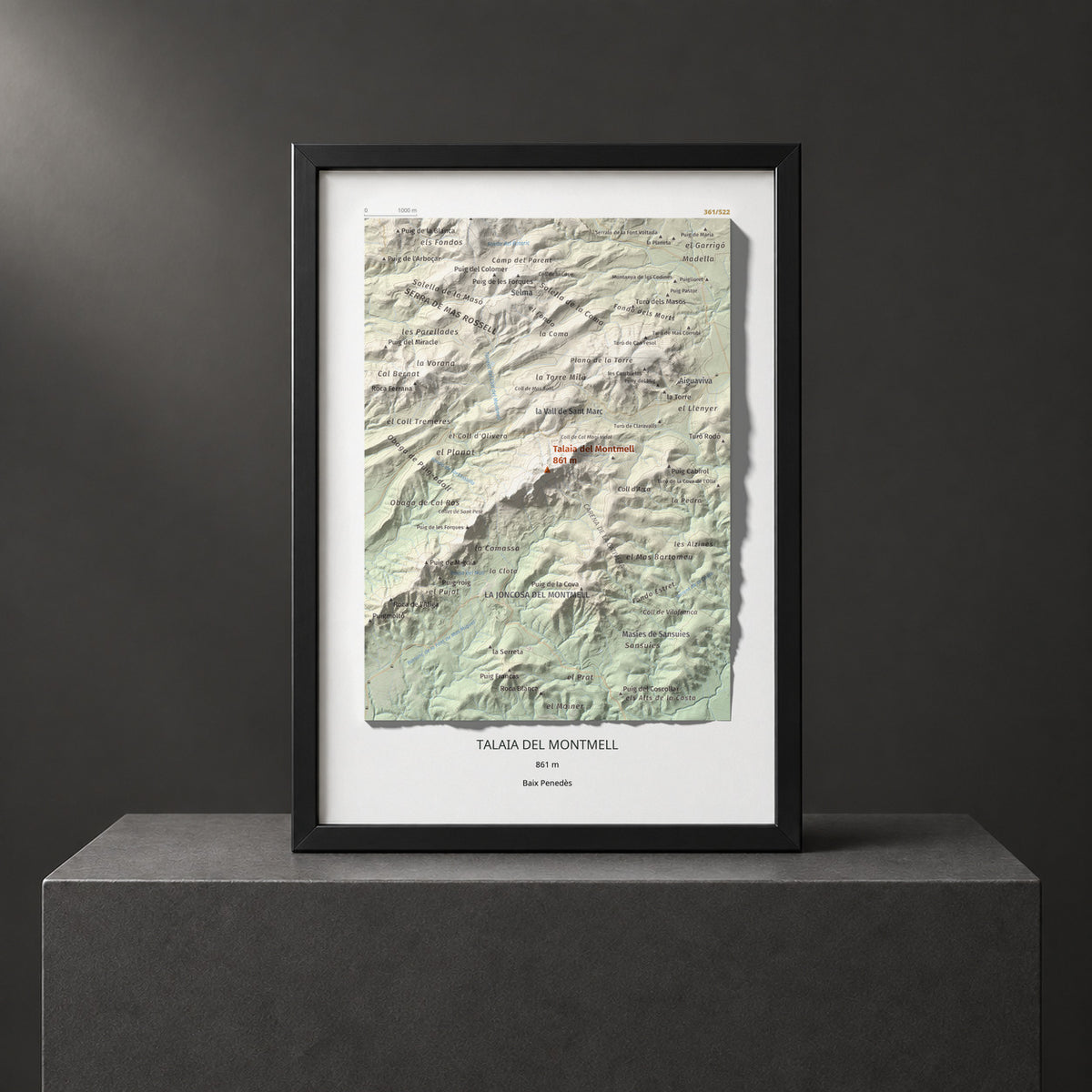 Mapa de relieve de Talaia del Montmell, 861 m, Baix Penedès, lámina 100 Cims de Trobart. Presentación enmarcada. 21 × 30 cm.