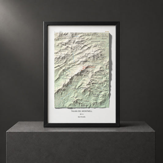 Mapa de relieve de Talaia del Montmell, 861 m, Baix Penedès, lámina 100 Cims de Trobart. Presentación enmarcada. 21 × 30 cm.