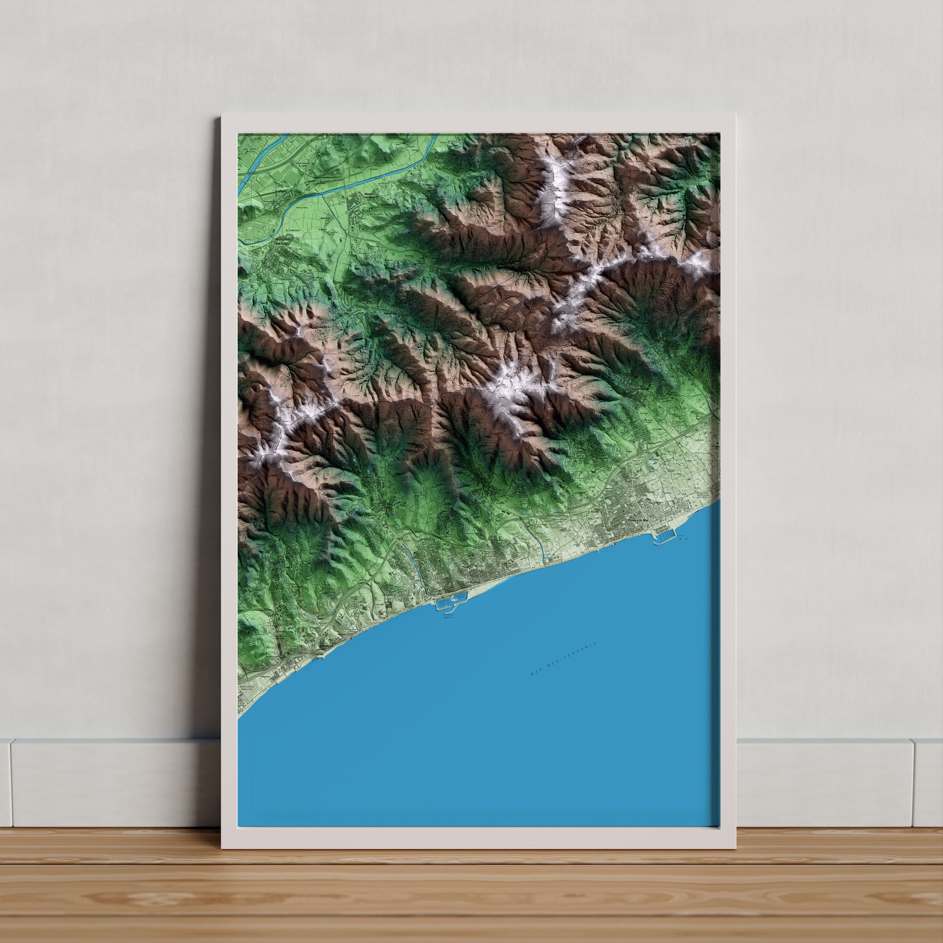 Mapa artístico del relieve de Teià, al Maresme, con 15 km de entorno y base topográfica ICGC. Presentación enmarcada.