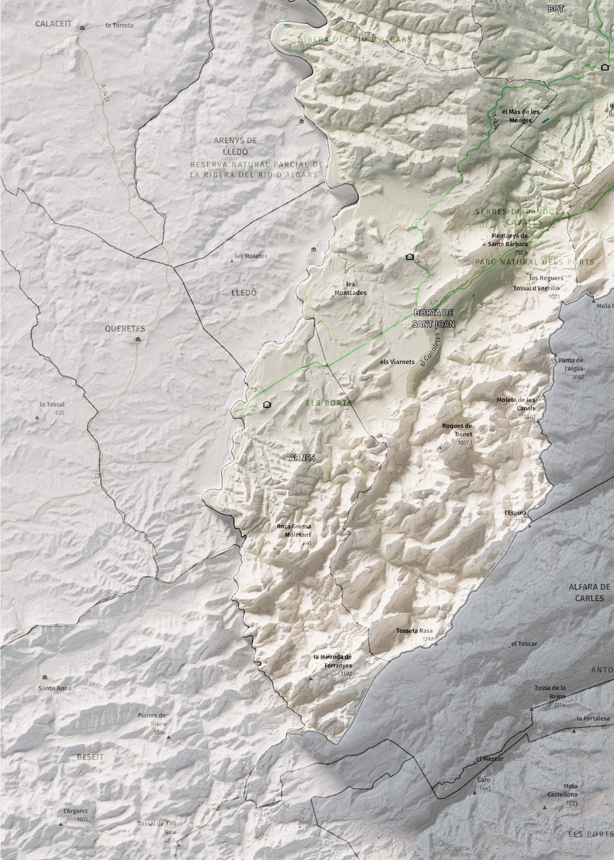 Mapa de relleu de la Terra Alta, amb el territori en color i l’entorn en blanc. Detall de la part inferior esquerra. 50 × 70 cm. Estil Cartogràfic.