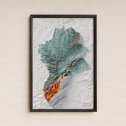 Mapa de relleu de la Terra Alta, amb el territori en color i l’entorn en blanc. Presentació amb marc. 61 × 91 cm. Estil Blau i taronja.