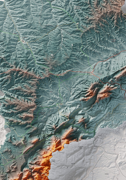 Mapa de relleu de la Terra Alta, amb el territori en color i l’entorn en blanc. Detall de la part central. 70 × 100 cm. Estil Blau i taronja.