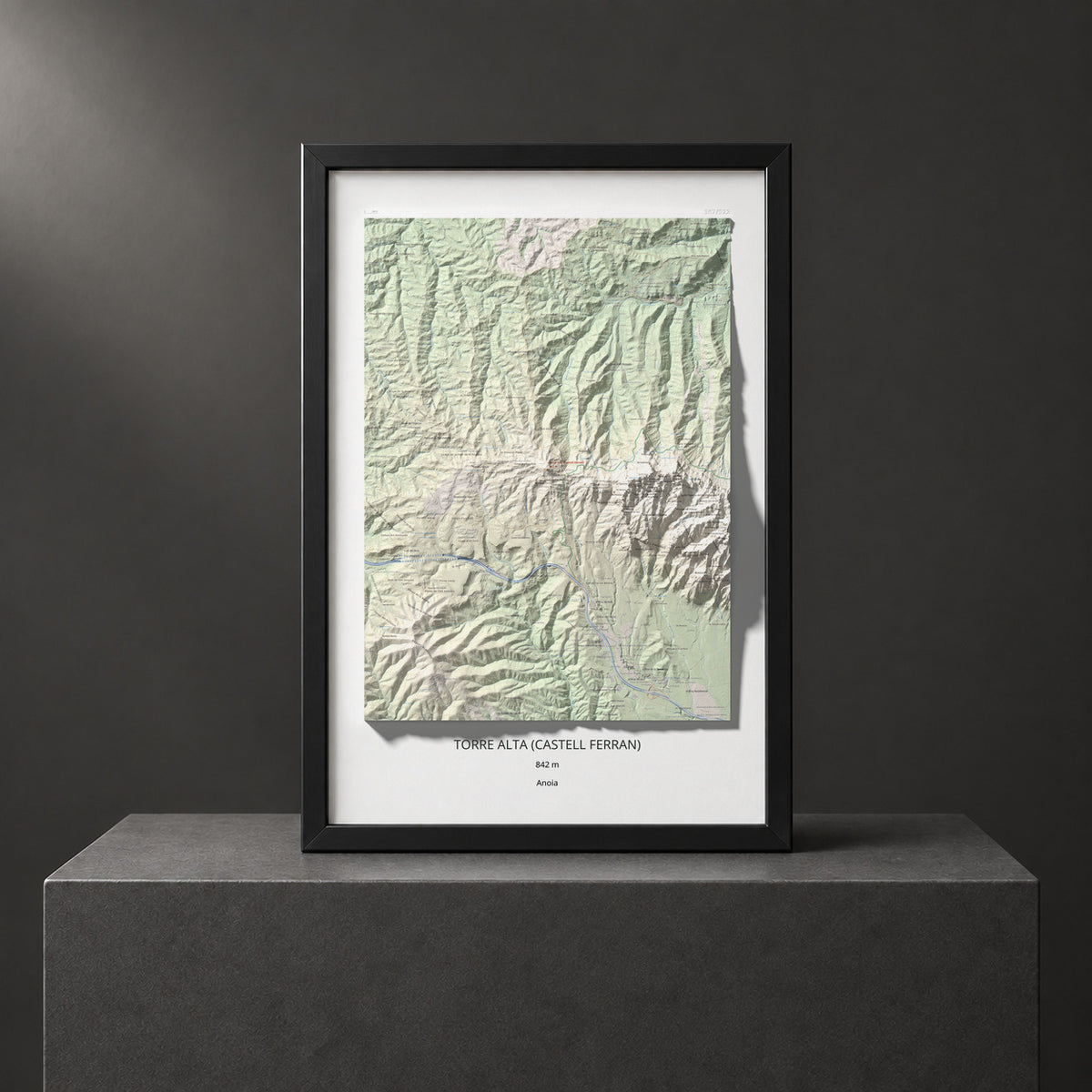 Mapa de relieve de Torre Alta (Castell Ferran), 842 m, Anoia, lámina 100 Cims de Trobart. Presentación enmarcada. 61 × 91 cm.