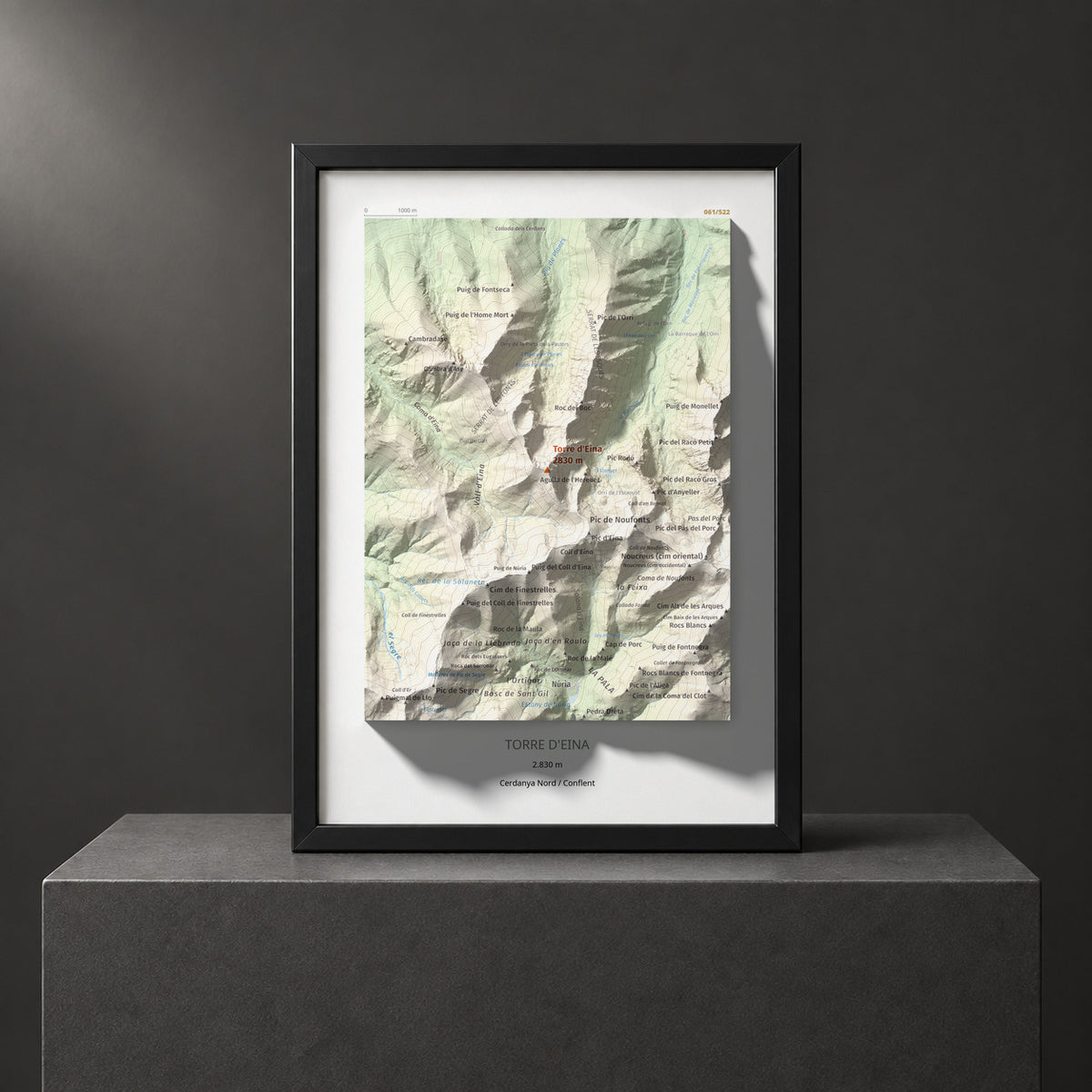Mapa de relieve de Torre d'Eina, 2830 m, Cerdanya Nord · Conflent, lámina 100 Cims de Trobart. Presentación enmarcada. 21 × 30 cm.