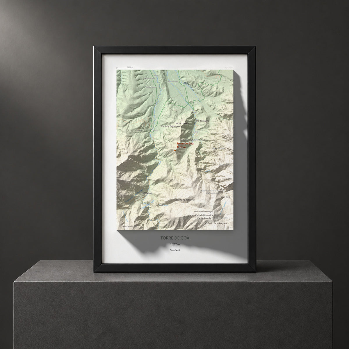 Mapa de relieve de Torre de Goà, 1267 m, Conflent, lámina 100 Cims de Trobart. Presentación enmarcada. 21 × 30 cm.