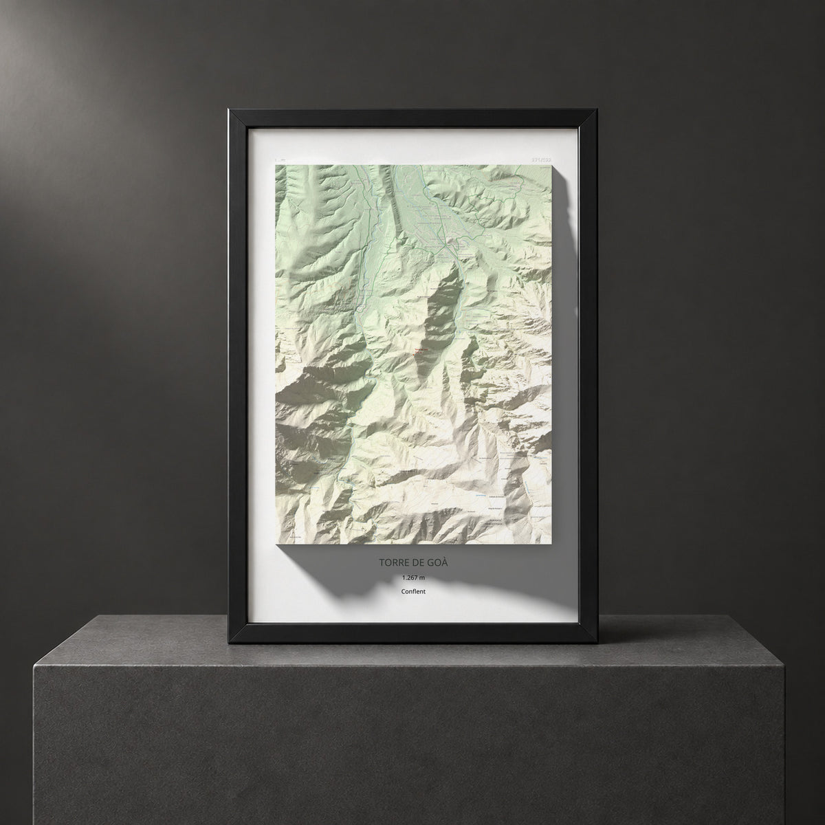 Mapa de relieve de Torre de Goà, 1267 m, Conflent, lámina 100 Cims de Trobart. Presentación enmarcada. 61 × 91 cm.