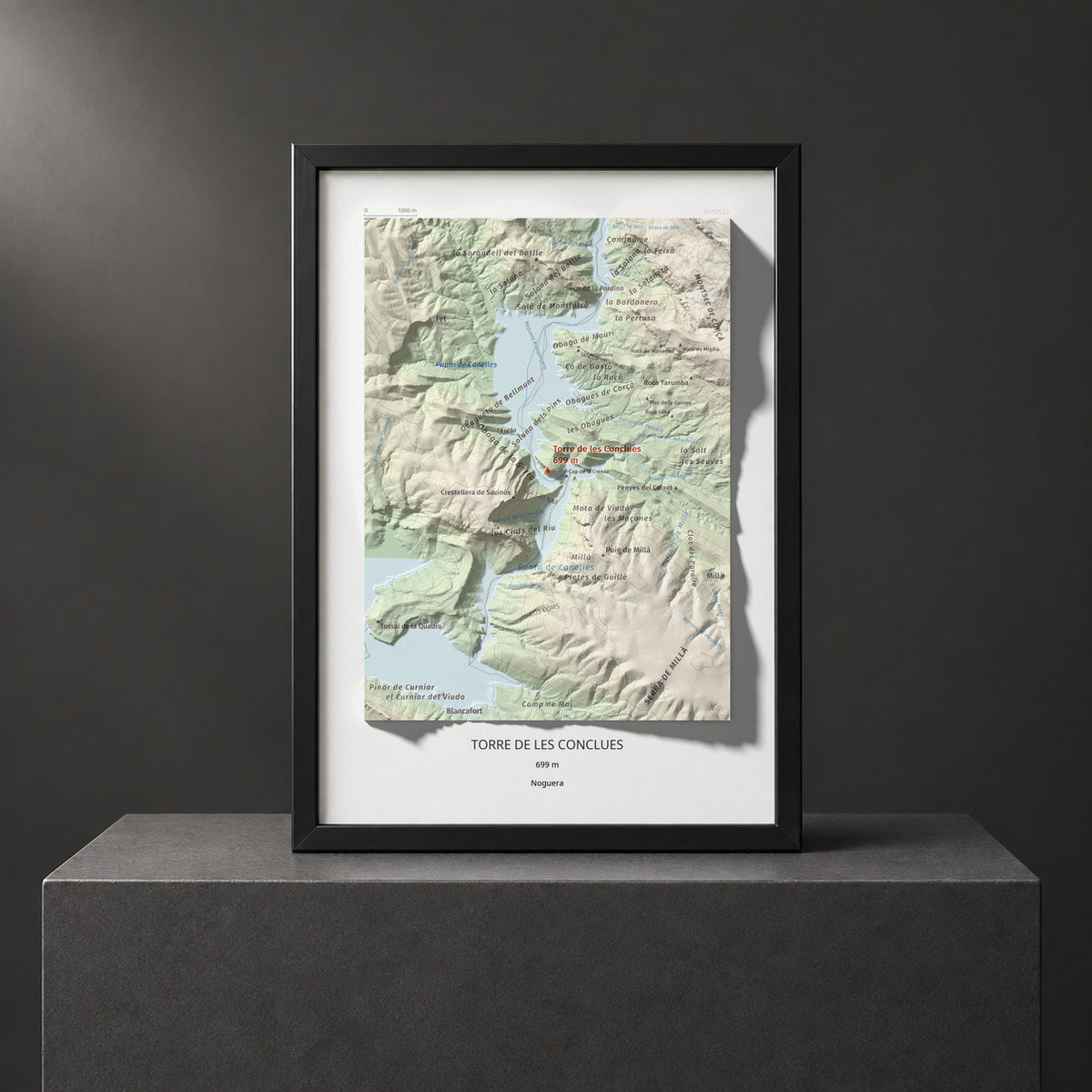 Mapa de relieve de Torre de les Conclues, 699 m, Noguera, lámina 100 Cims de Trobart. Presentación enmarcada. 21 × 30 cm.