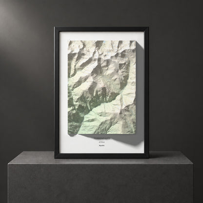 Mapa de relieve de Torreneules, 2713 m, Ripollès, lámina 100 Cims de Trobart. Presentación enmarcada. 70 × 100 cm.