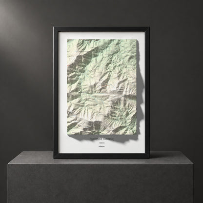 Mapa de relieve de Torres de Cabrenç, 1344 m, Vallespir, lámina 100 Cims de Trobart. Presentación enmarcada. 50 × 70 cm.