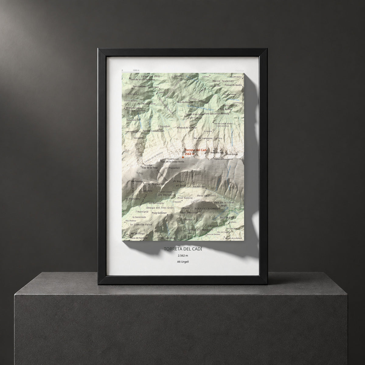 Mapa de relieve de Torreta del Cadí, 2562 m, Alt Urgell, lámina 100 Cims de Trobart. Presentación enmarcada. 21 × 30 cm.