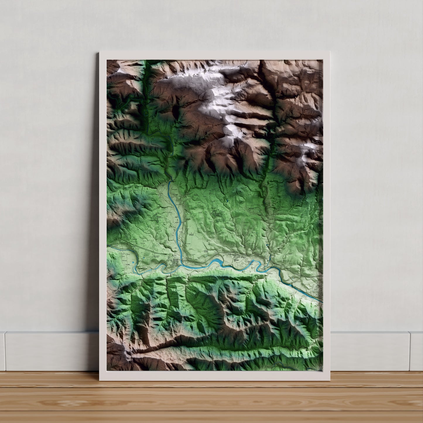 Mapa artístico del relieve de Tortellà, a la Garrotxa, con 15 km de entorno y base topográfica ICGC. Presentación enmarcada.