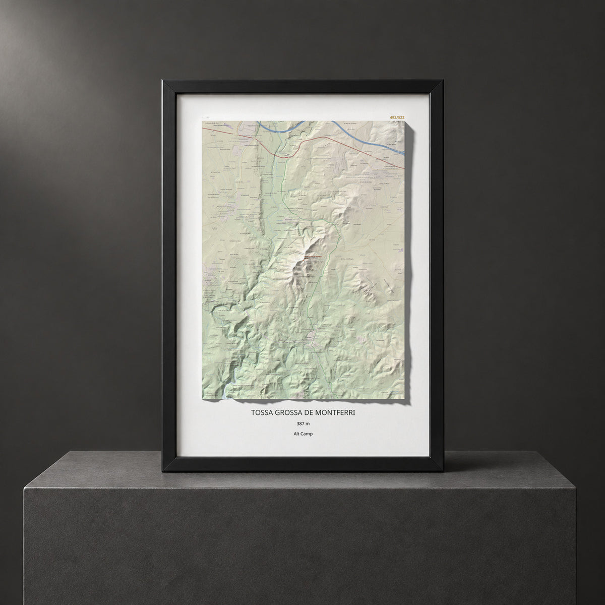 Mapa de relieve de Tossa Grossa de Montferri, 387 m, Alt Camp, lámina 100 Cims de Trobart. Presentación enmarcada. 70 × 100 cm.