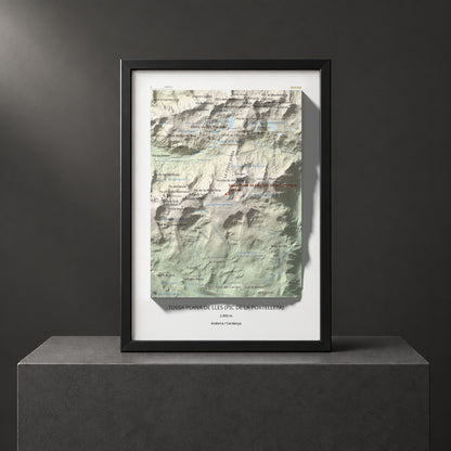 Mapa de relieve de Tossa Plana de Lles (pic de la Portelleta), 2905 m, Andorra · Cerdanya, lámina 100 Cims de Trobart. Presentación enmarcada. 21 × 30 cm.