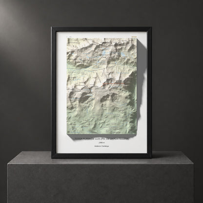Mapa de relieve de Tossa Plana de Lles (pic de la Portelleta), 2905 m, Andorra · Cerdanya, lámina 100 Cims de Trobart. Presentación enmarcada. 30 × 40 cm.