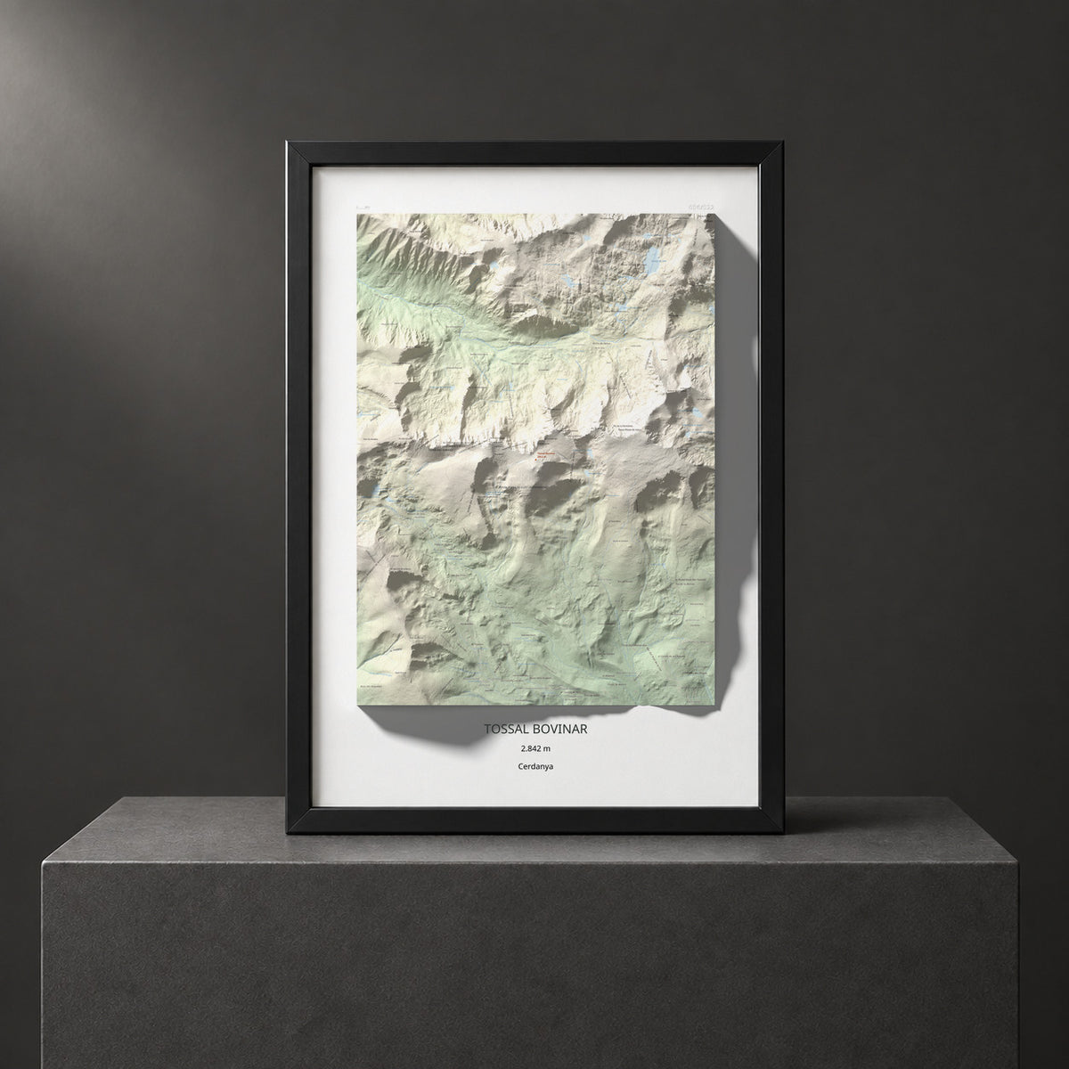Mapa de relieve de Tossal Bovinar, 2842 m, Cerdanya, lámina 100 Cims de Trobart. Presentación enmarcada. 70 × 100 cm.