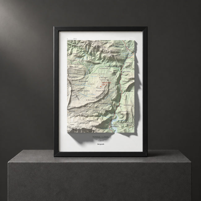 Mapa de relieve de Tossal Llisol, 1326 m, Berguedà, lámina 100 Cims de Trobart. Presentación enmarcada. 21 × 30 cm.