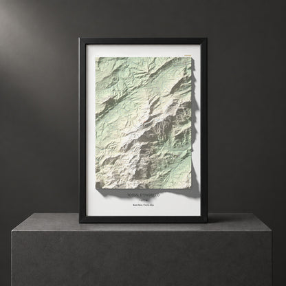 Mapa de relieve de Tossal d'Engrilló, 1072 m, Baix Ebre · Terra Alta, lámina 100 Cims de Trobart. Presentación enmarcada. 61 × 91 cm.