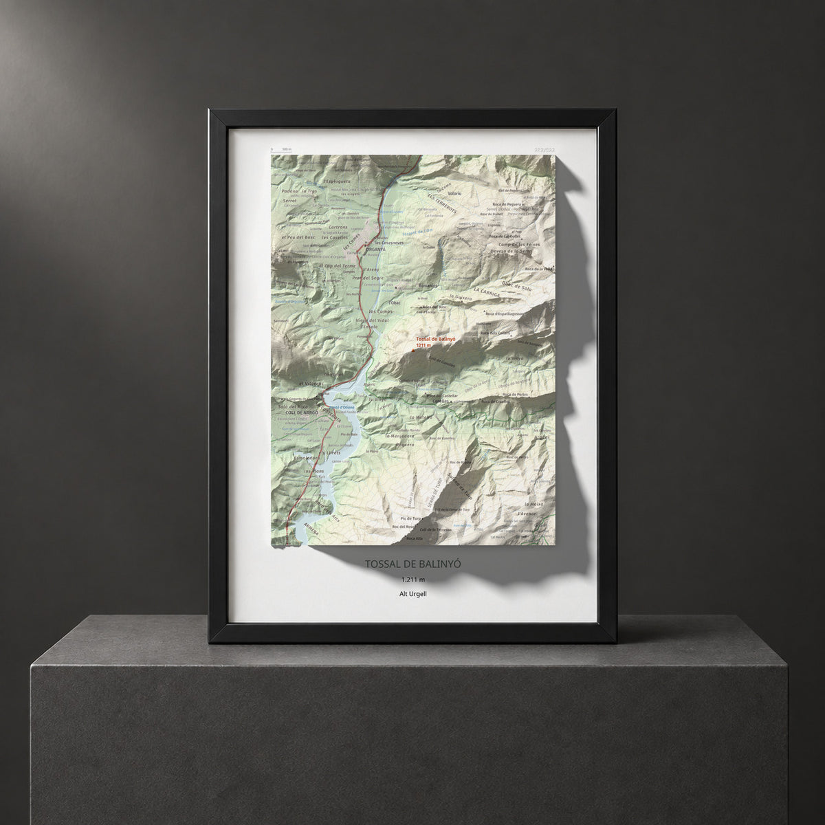 Mapa de relieve de Tossal de Balinyó, 1211 m, Alt Urgell, lámina 100 Cims de Trobart. Presentación enmarcada. 30 × 40 cm.