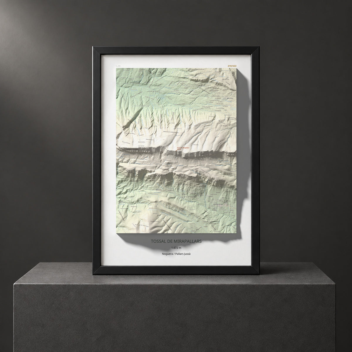 Mapa de relieve de Tossal de Mirapallars, 1672 m, Noguera · Pallars Jussà, lámina 100 Cims de Trobart. Presentación enmarcada. 50 × 70 cm.