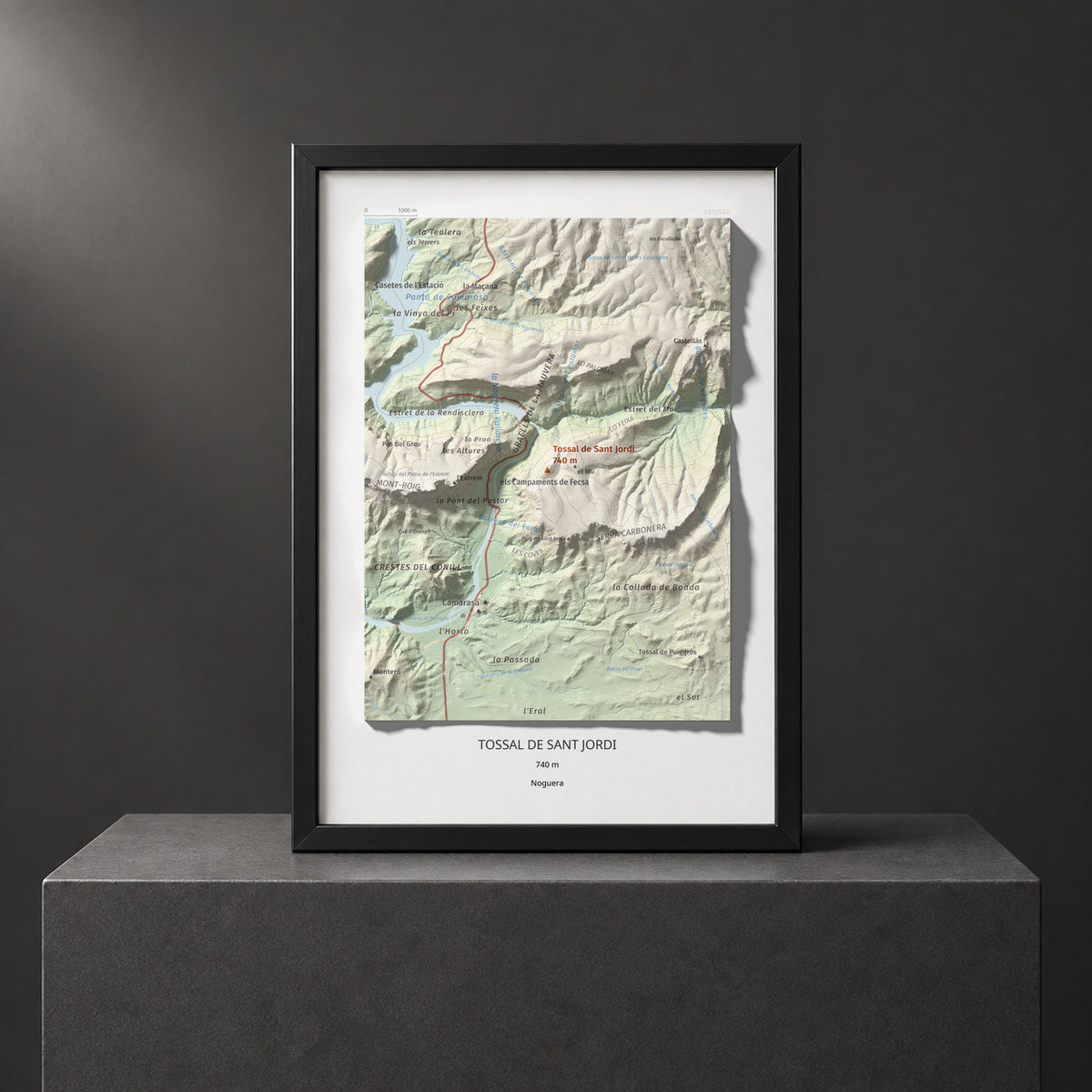 Mapa de relieve de Tossal de Sant Jordi, 740 m, Noguera, lámina 100 Cims de Trobart. Presentación enmarcada. 21 × 30 cm.