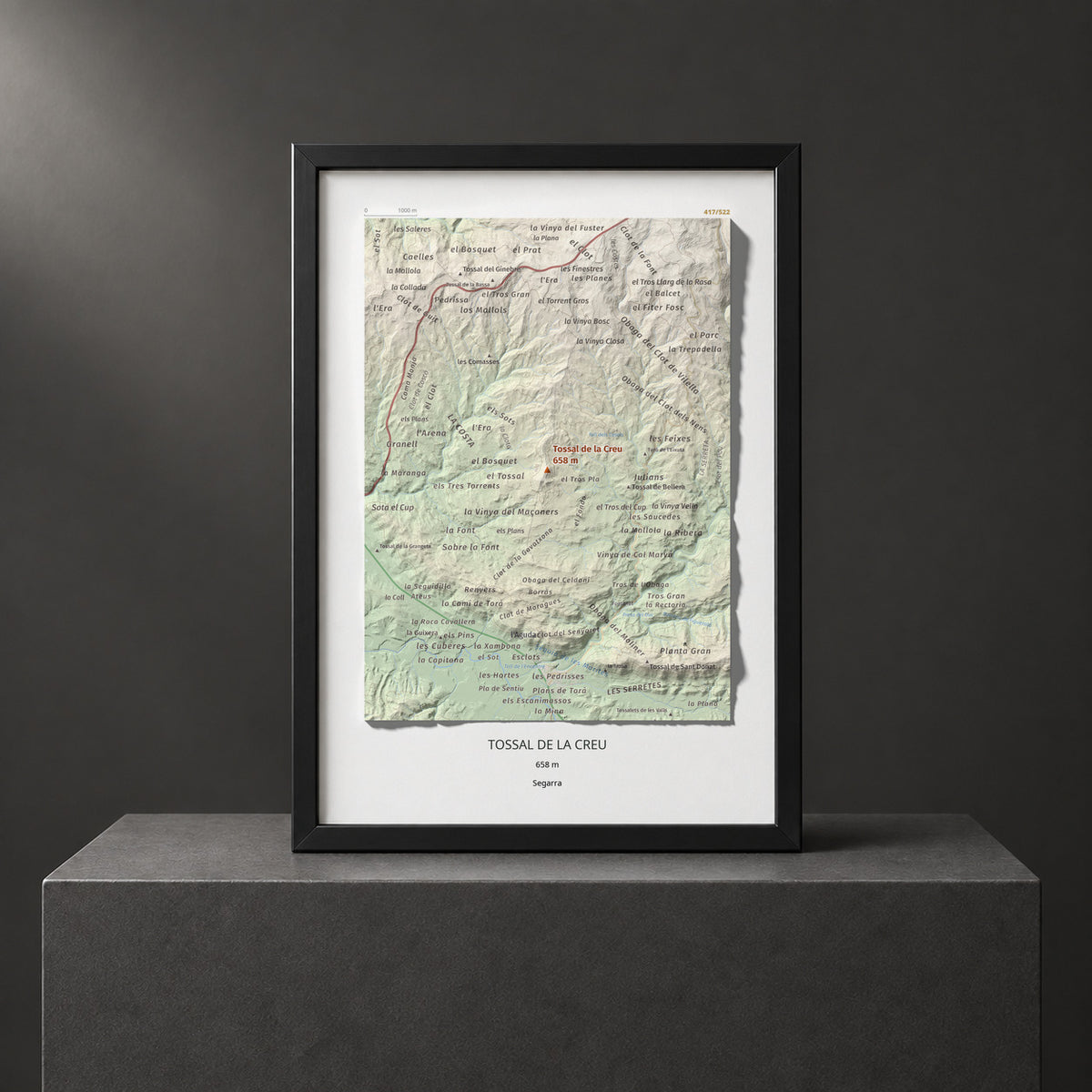 Mapa de relieve de Tossal de la Creu, 658 m, Segarra, lámina 100 Cims de Trobart. Presentación enmarcada. 21 × 30 cm.