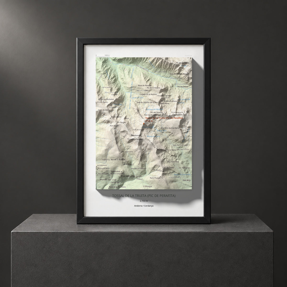 Mapa de relieve de Tossal de la Truita (Pic de Perafita), 2753 m, Andorra · Cerdanya, lámina 100 Cims de Trobart. Presentación enmarcada. 21 × 30 cm.
