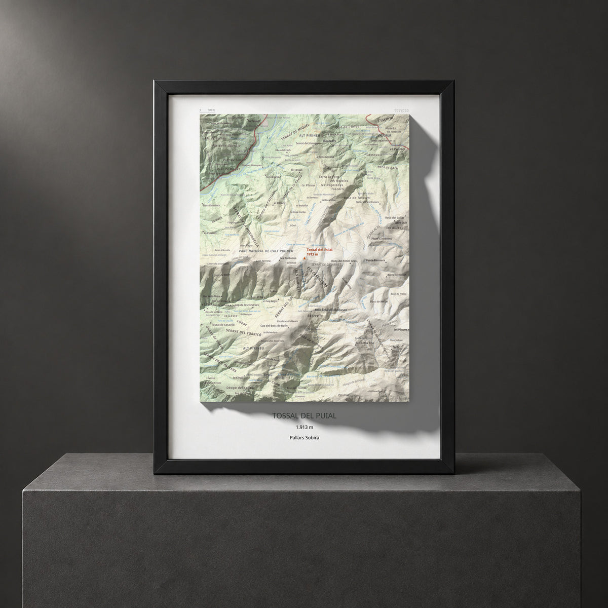 Mapa de relieve de Tossal del Puial, 1913 m, Pallars Sobirà, lámina 100 Cims de Trobart. Presentación enmarcada. 30 × 40 cm.