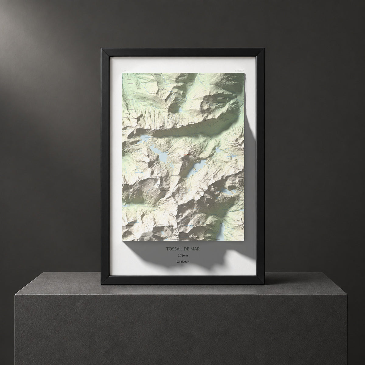 Mapa de relieve de Tossau de Mar, 2750 m, Val d'Aran, lámina 100 Cims de Trobart. Presentación enmarcada. 61 × 91 cm.