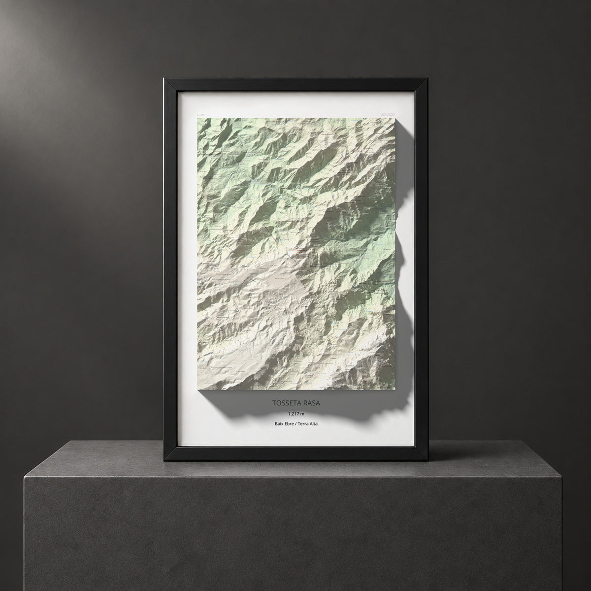 Mapa de relieve de Tosseta Rasa, 1217 m, Baix Ebre · Terra Alta, lámina 100 Cims de Trobart. Presentación enmarcada. 61 × 91 cm.