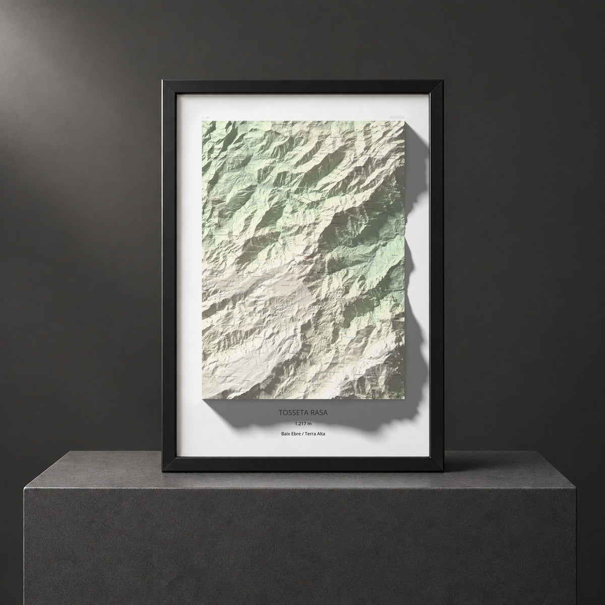 Mapa de relieve de Tosseta Rasa, 1217 m, Baix Ebre · Terra Alta, lámina 100 Cims de Trobart. Presentación enmarcada. 70 × 100 cm.