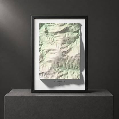 Mapa de relieve de Tuc Dormidor, 1843 m, Conflent, lámina 100 Cims de Trobart. Presentación enmarcada. 50 × 70 cm.