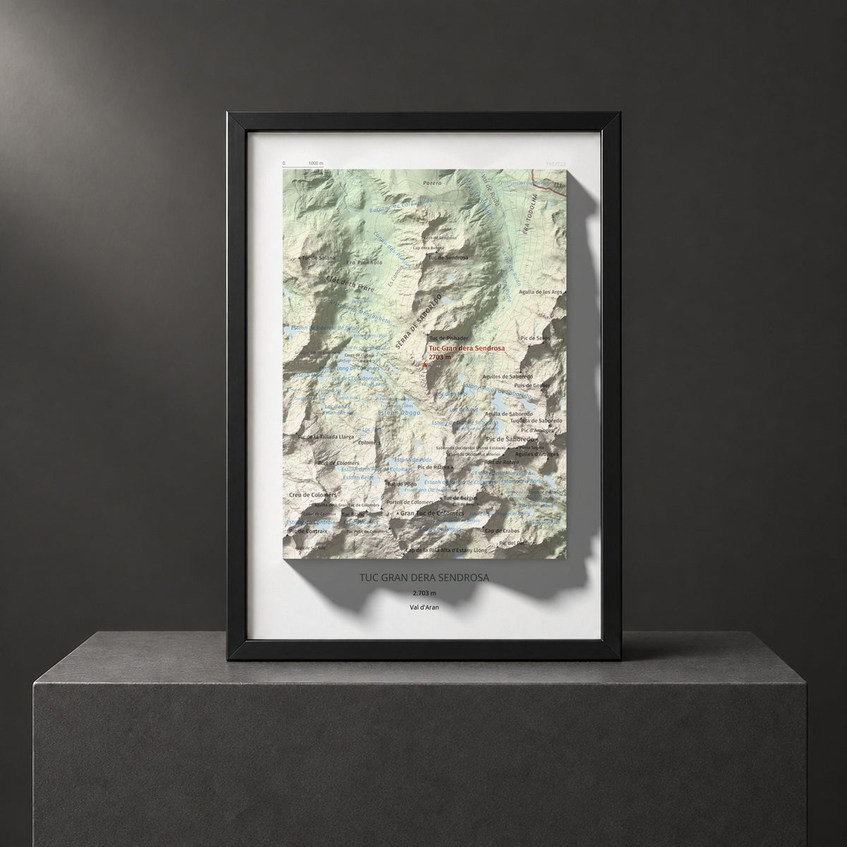Mapa de relieve de Tuc Gran dera Sendrosa, 2703 m, Val d'Aran, lámina 100 Cims de Trobart. Presentación enmarcada. 21 × 30 cm.