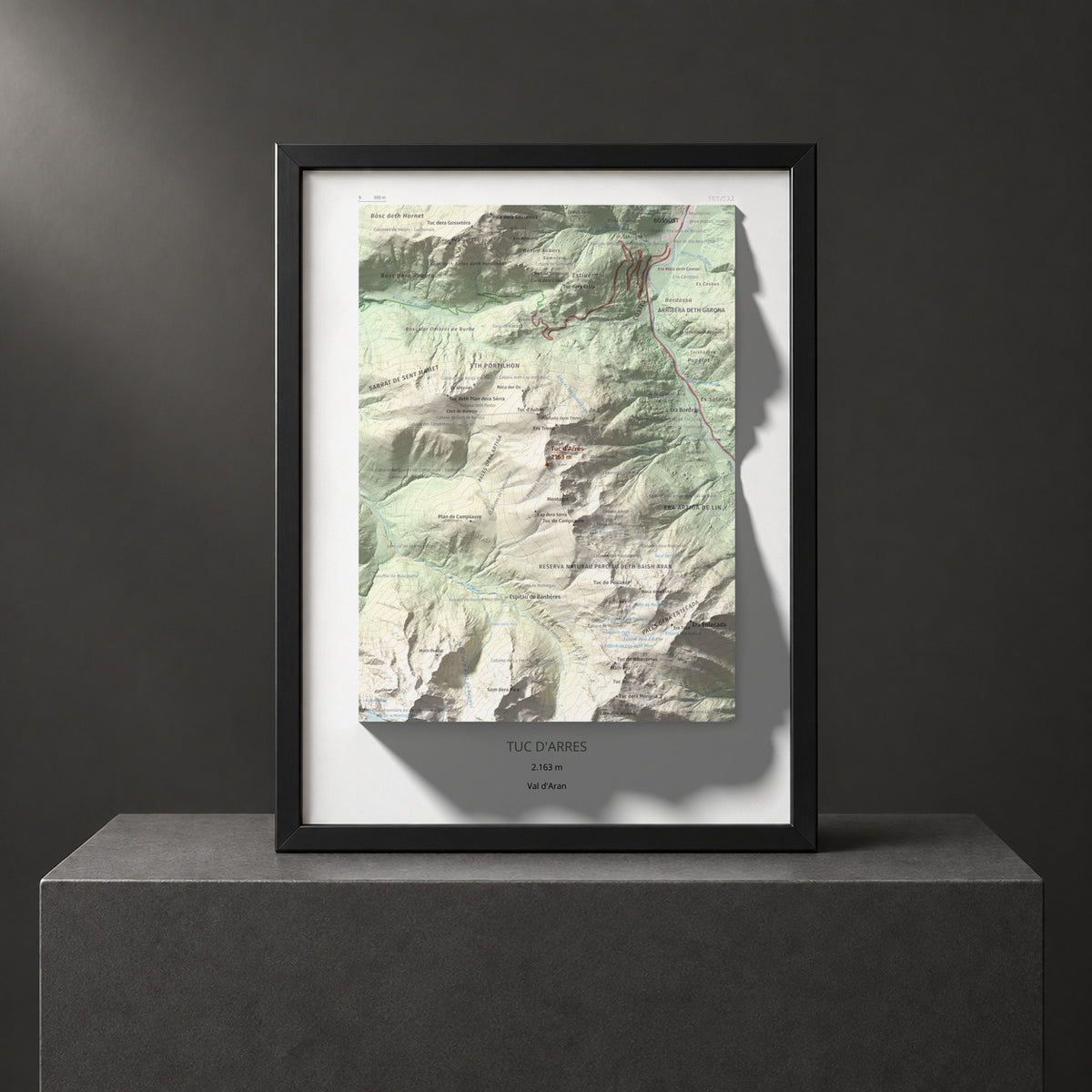 Mapa de relieve de Tuc d'Arres, 2163 m, Val d'Aran, lámina 100 Cims de Trobart. Presentación enmarcada. 30 × 40 cm.