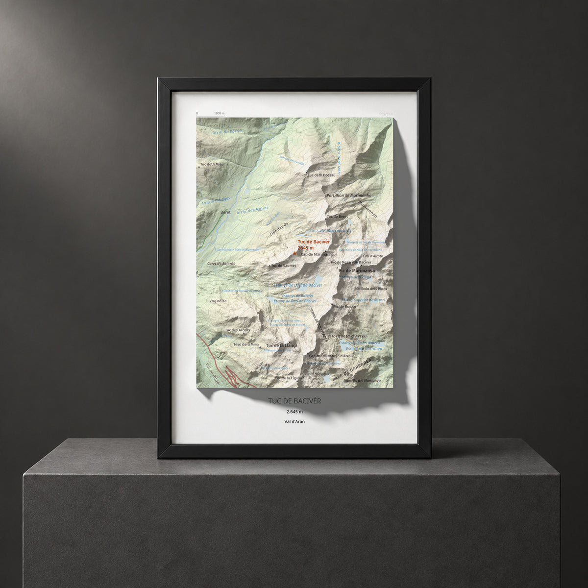 Mapa de relieve de Tuc de Bacivèr, 2645 m, Val d'Aran, lámina 100 Cims de Trobart. Presentación enmarcada. 21 × 30 cm.