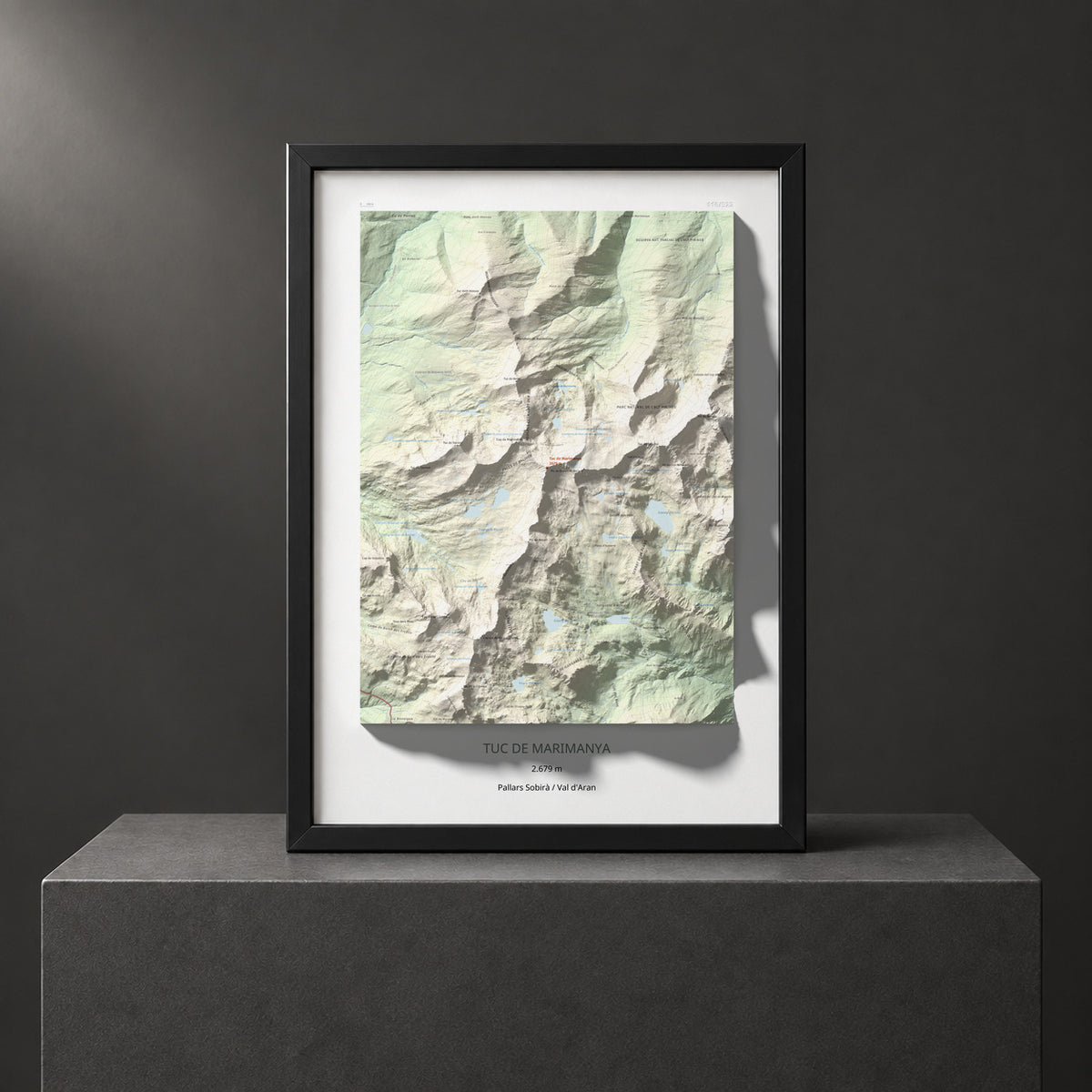 Mapa de relieve de Tuc de Marimanya, 2679 m, Pallars Sobirà · Val d'Aran, lámina 100 Cims de Trobart. Presentación enmarcada. 50 × 70 cm.