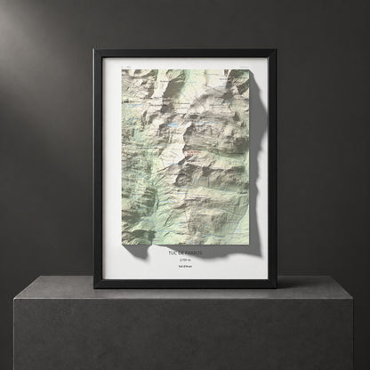 Mapa de relieve de Tuc de Parros, 2731 m, Val d'Aran, lámina 100 Cims de Trobart. Presentación enmarcada. 30 × 40 cm.