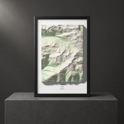 Mapa de relieve de Tuc de Somont, 2508 m, Val d'Aran, lámina 100 Cims de Trobart. Presentación enmarcada. 61 × 91 cm.