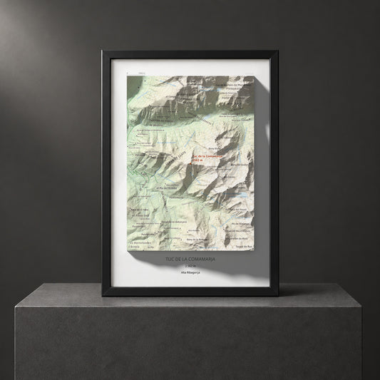 Mapa de relieve de Tuc de la Comamarja, 2562 m, Alta Ribagorça, lámina 100 Cims de Trobart. Presentación enmarcada. 21 × 30 cm.