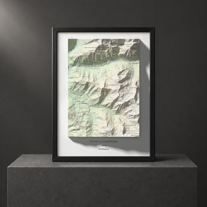 Mapa de relieve de Tuc de la Comamarja, 2562 m, Alta Ribagorça, lámina 100 Cims de Trobart. Presentación enmarcada. 30 × 40 cm.