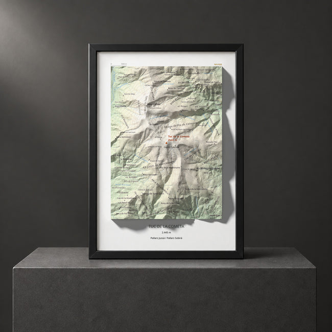 Mapa de relieve de Tuc de la Cometa, 2445 m, Pallars Jussà · Pallars Sobirà, lámina 100 Cims de Trobart. Presentación enmarcada. 21 × 30 cm.