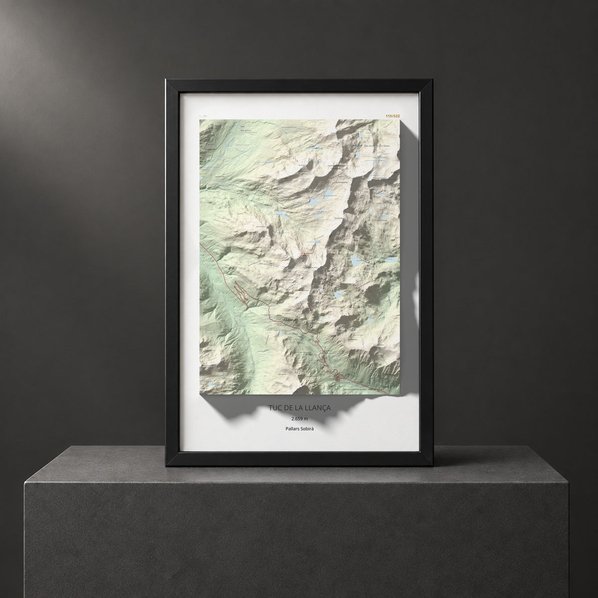 Mapa de relieve de Tuc de la Llança, 2659 m, Pallars Sobirà, lámina 100 Cims de Trobart. Presentación enmarcada. 61 × 91 cm.