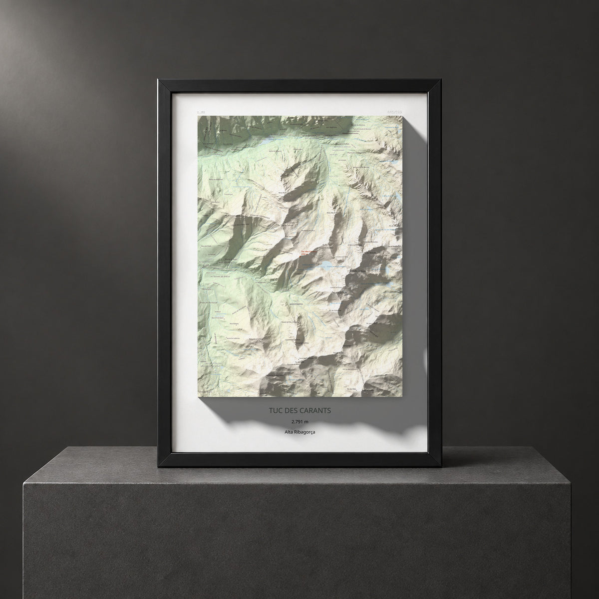 Mapa de relieve de Tuc des Carants, 2791 m, Alta Ribagorça, lámina 100 Cims de Trobart. Presentación enmarcada. 50 × 70 cm.