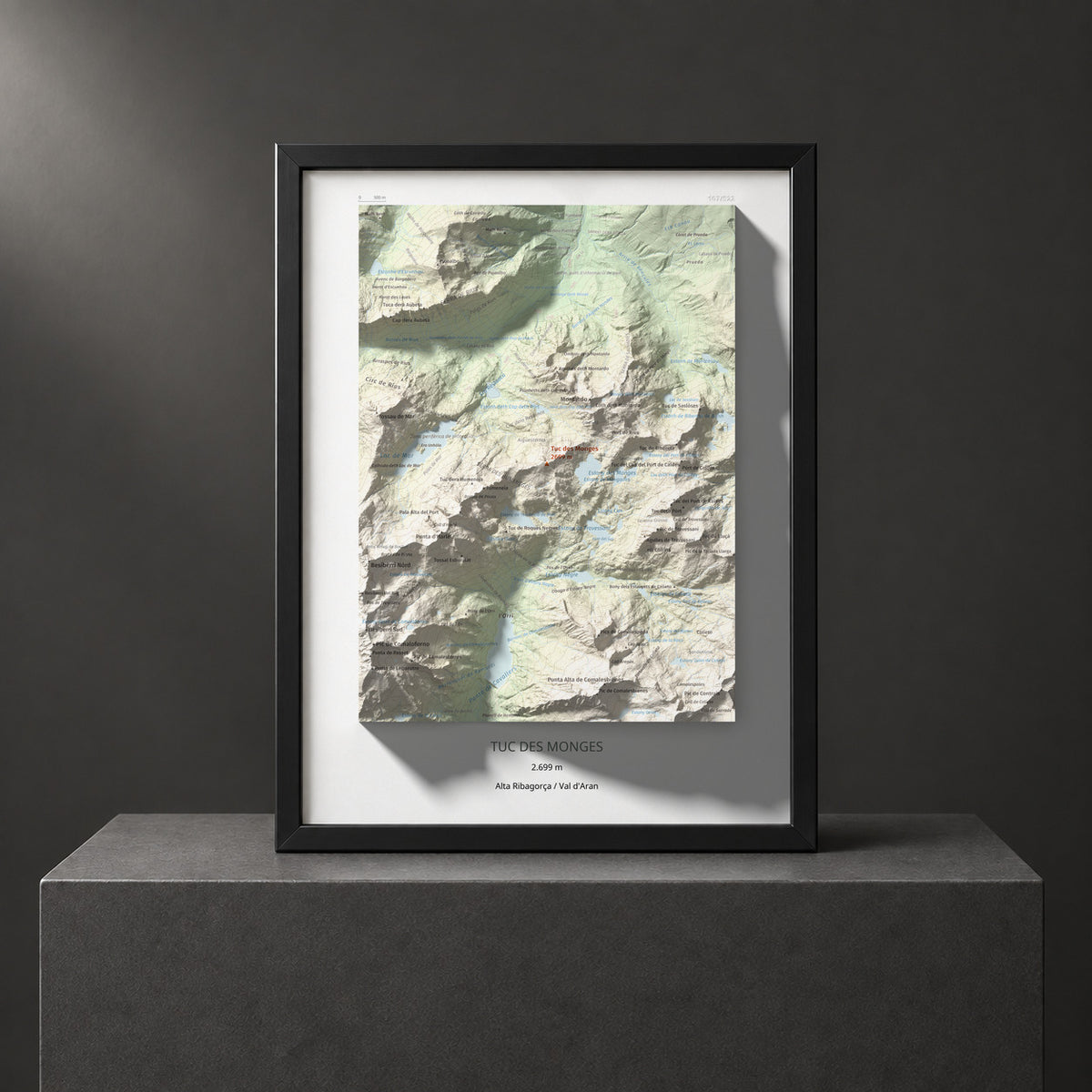 Mapa de relieve de Tuc des Monges, 2699 m, Alta Ribagorça · Val d'Aran, lámina 100 Cims de Trobart. Presentación enmarcada. 30 × 40 cm.