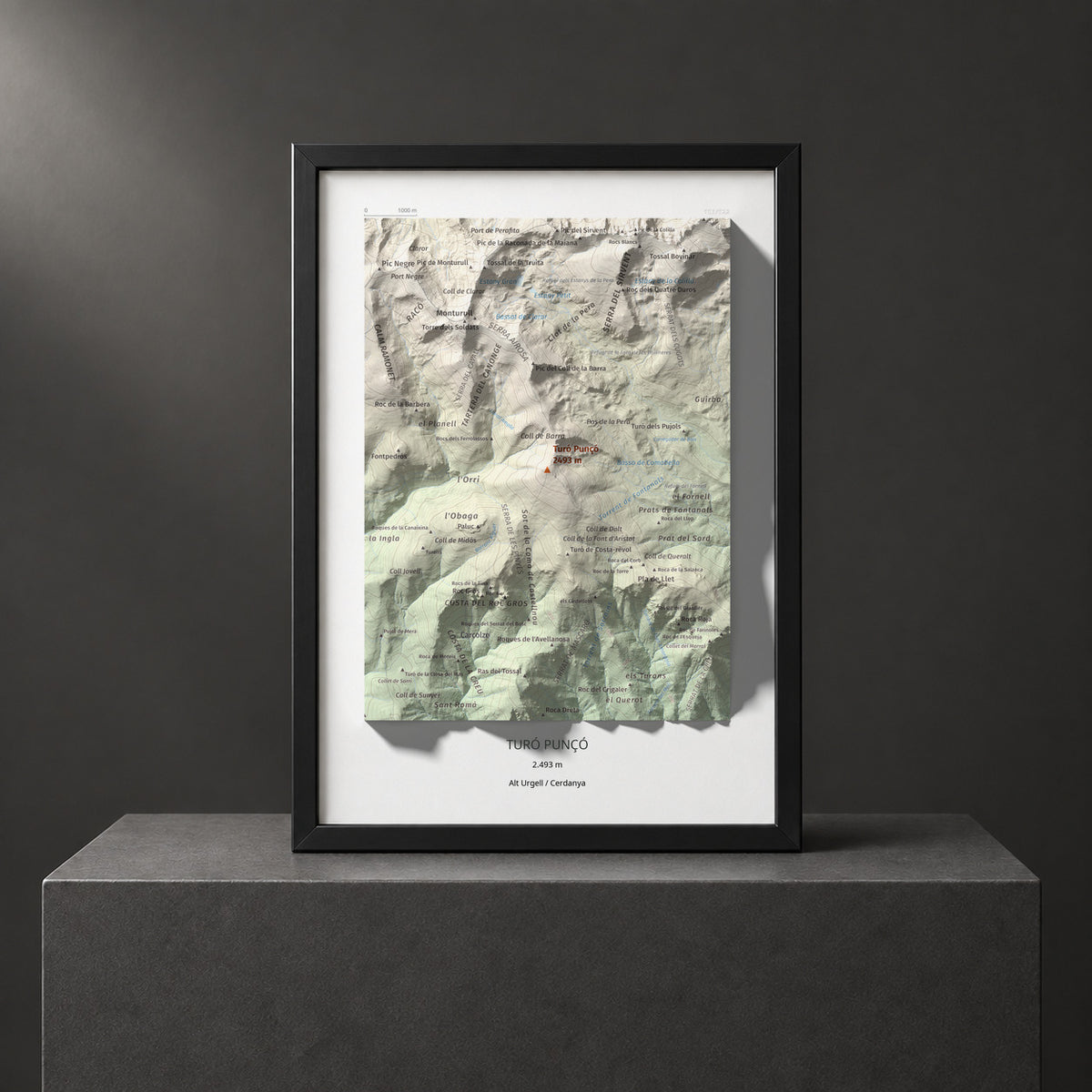 Mapa de relieve de Turó Punçó, 2493 m, Alt Urgell · Cerdanya, lámina 100 Cims de Trobart. Presentación enmarcada. 21 × 30 cm.