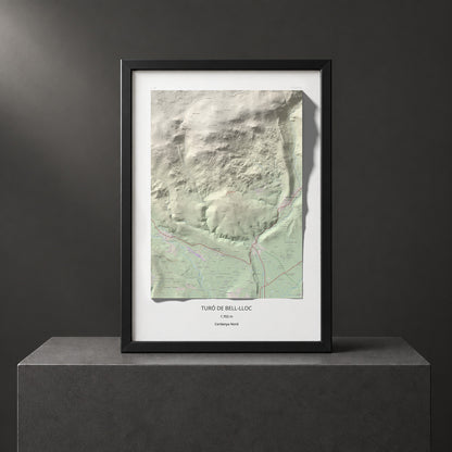 Mapa de relieve de Turó de Bell-lloc, 1702 m, Cerdanya Nord, lámina 100 Cims de Trobart. Presentación enmarcada. 70 × 100 cm.