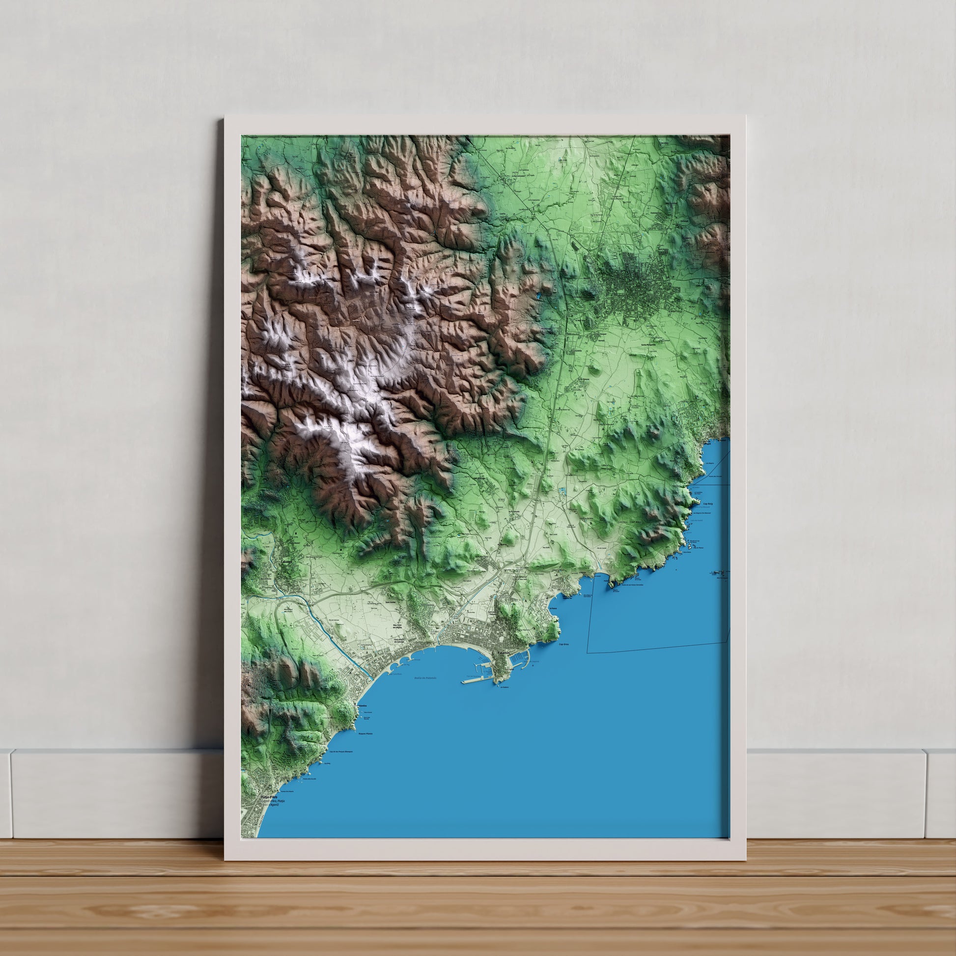 Mapa artístico del relieve de Vall-llobrega, al Baix Empordà, con 15 km de entorno y base topográfica ICGC. Presentación enmarcada.