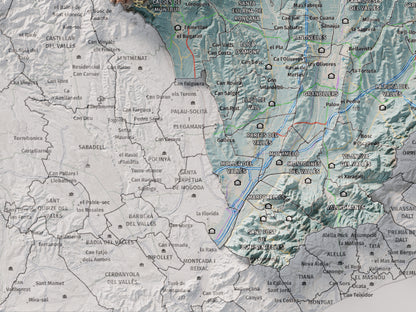 Mapa de relieve del Vallès Oriental, con el territorio en color y el entorno en blanco. Detalle de la zona inferior izquierda. 30 × 40 cm. Estilo Azul y naranja.