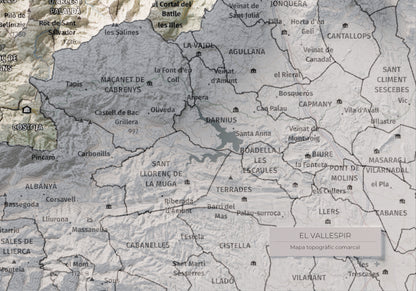 Mapa de relieve del Vallespir, con el territorio en color y el entorno en blanco. Detalle de la zona inferior derecha. 21 × 30 cm. Estilo Cartográfico.